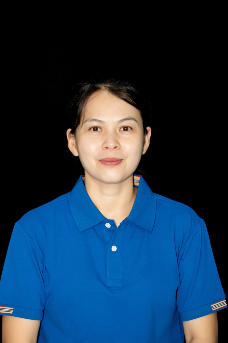 Miss Lee, QC Manager