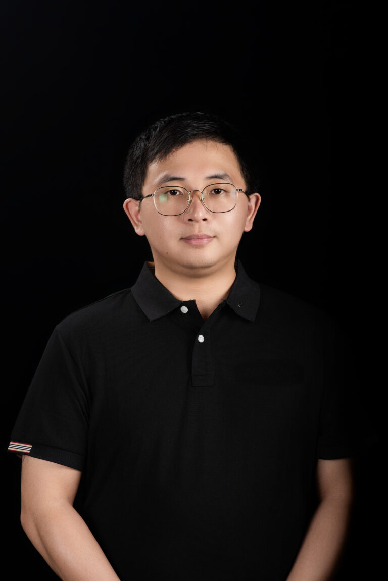 Alex, Material Manager