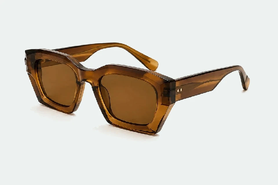Sunglasses eyewear direction 1