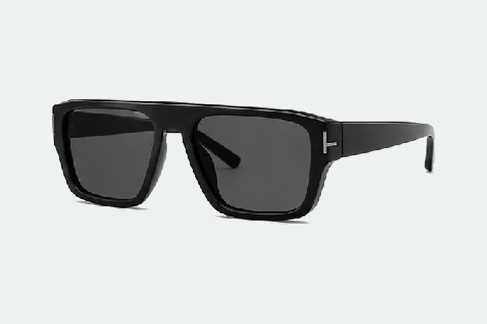 Black eyewear colour direction