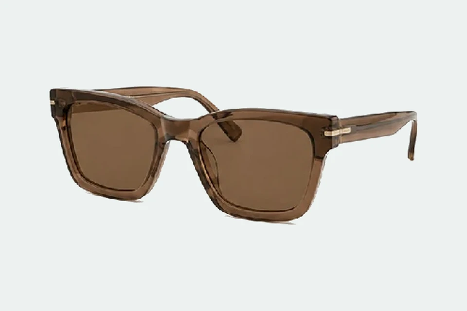 Textured eyewear surface treatment direction
