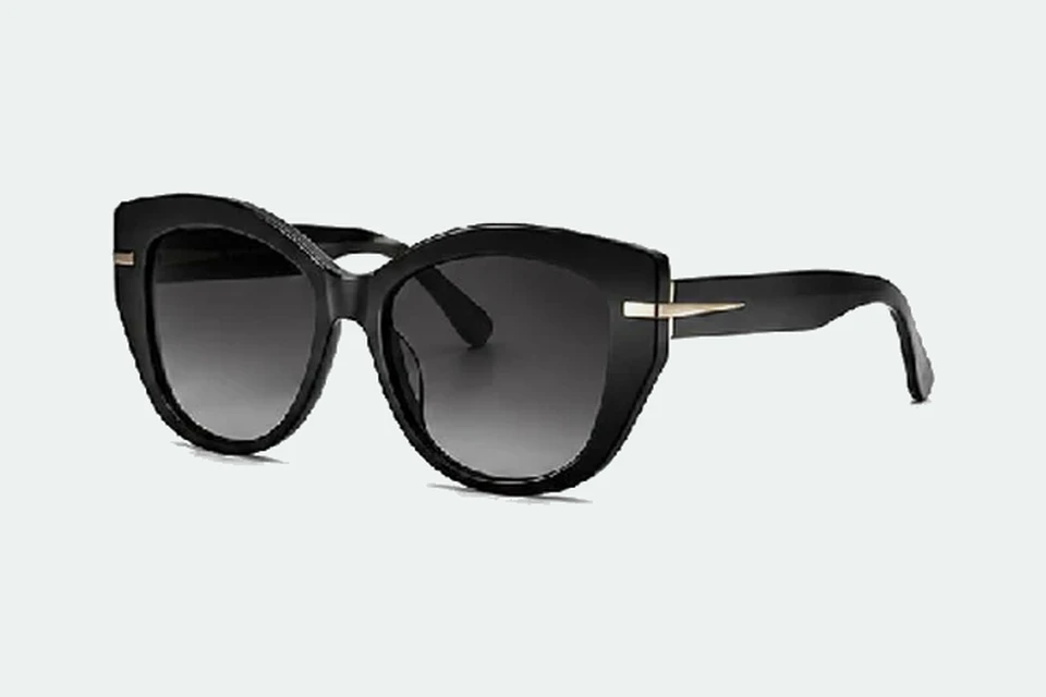 Glossy eyewear surface treatment direction